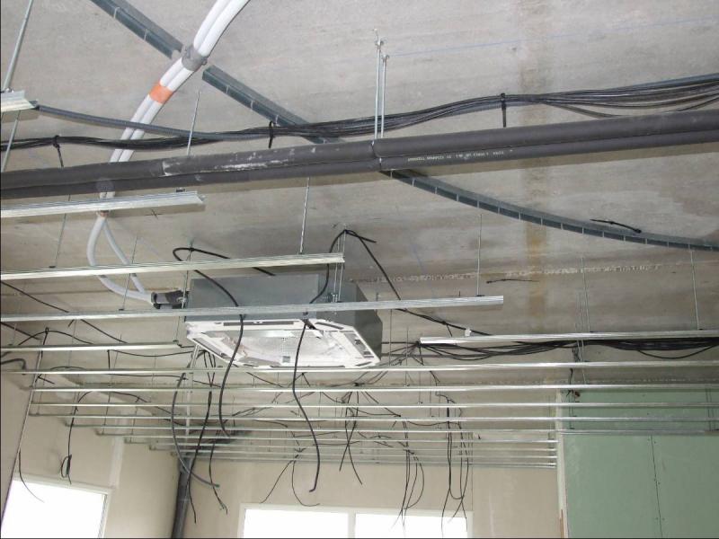 Plafonds suspendus Passage des Gaines, Ventilations..